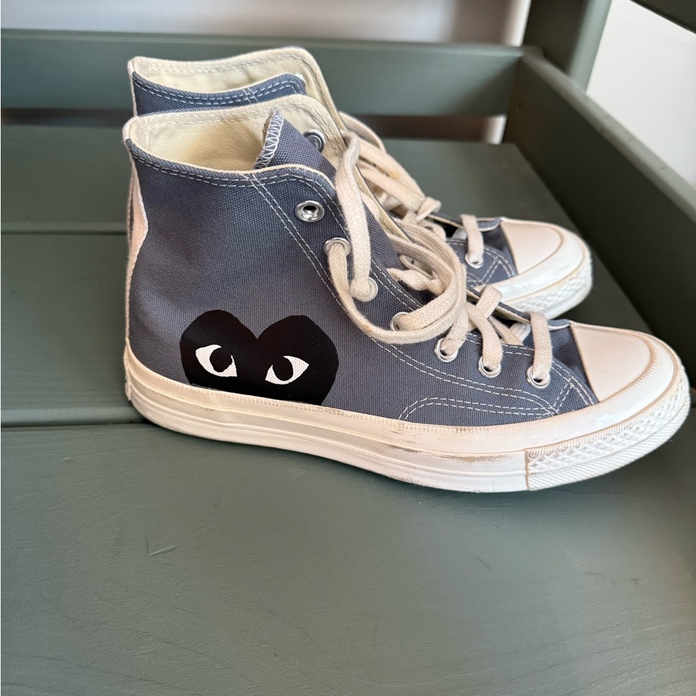Converse Chuck Taylor High Top Sneakers in Gray with Black Heart Logo men size 6